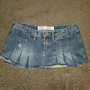 Hollister denim mini skirt size 3